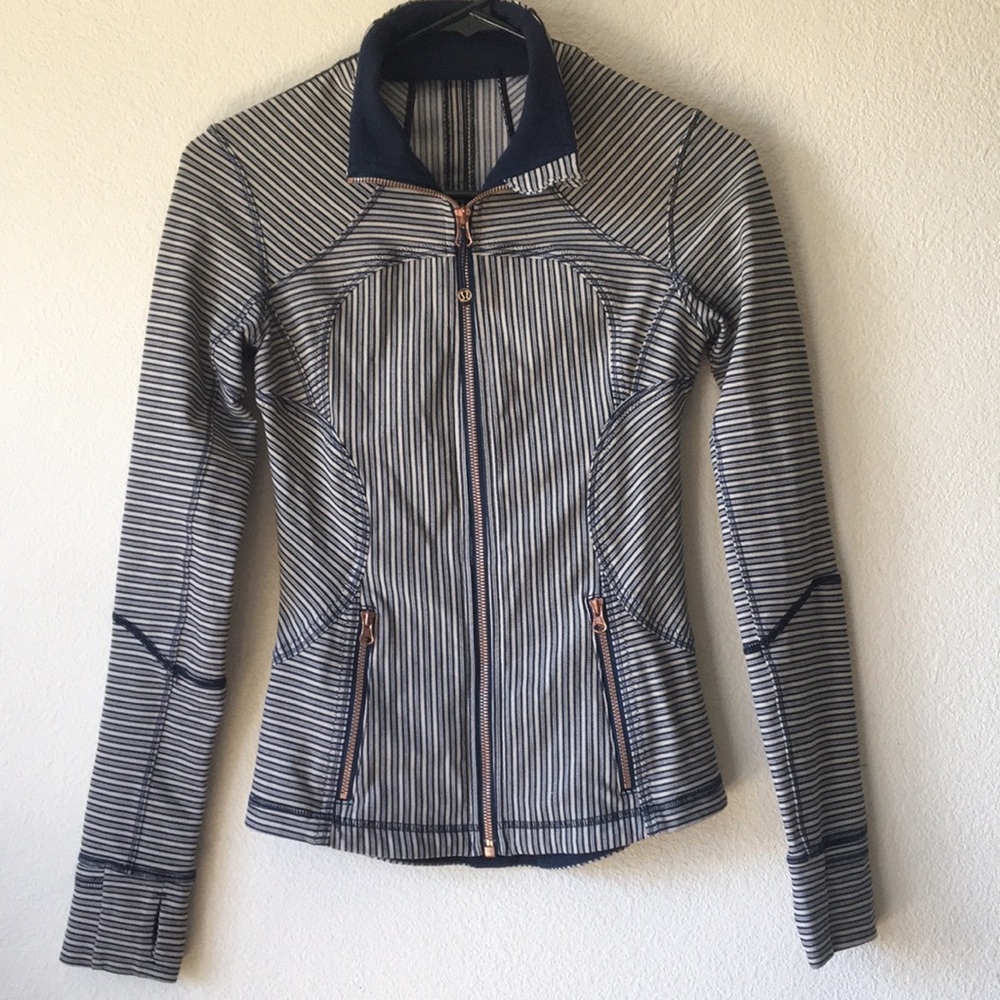 Lululemon Forme II Cream & Navy Stripe Jacket - Picture 2 of 8